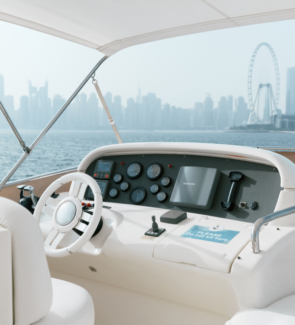 how to rent a yacht in dubai