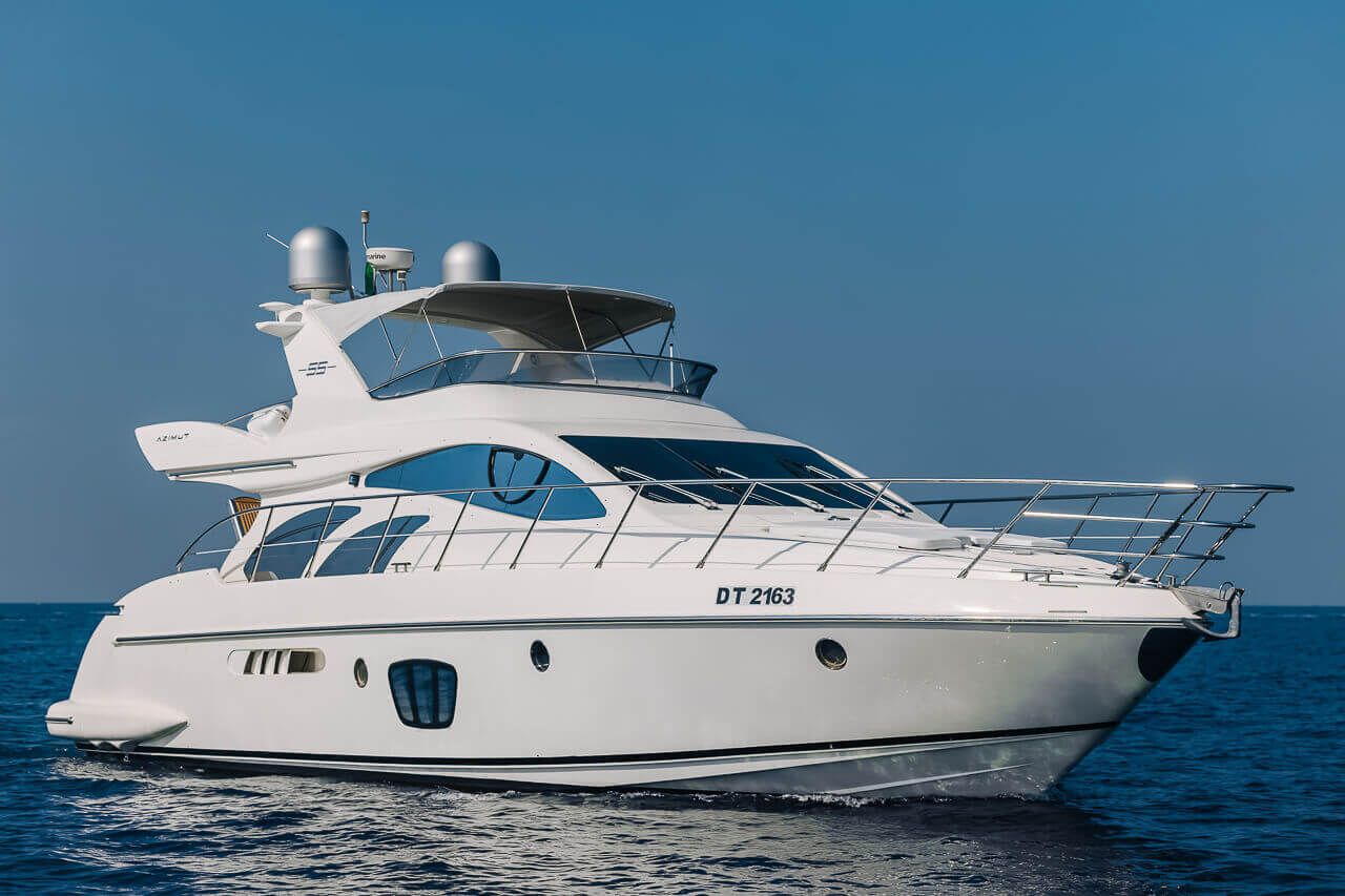 how to rent a yacht in dubai